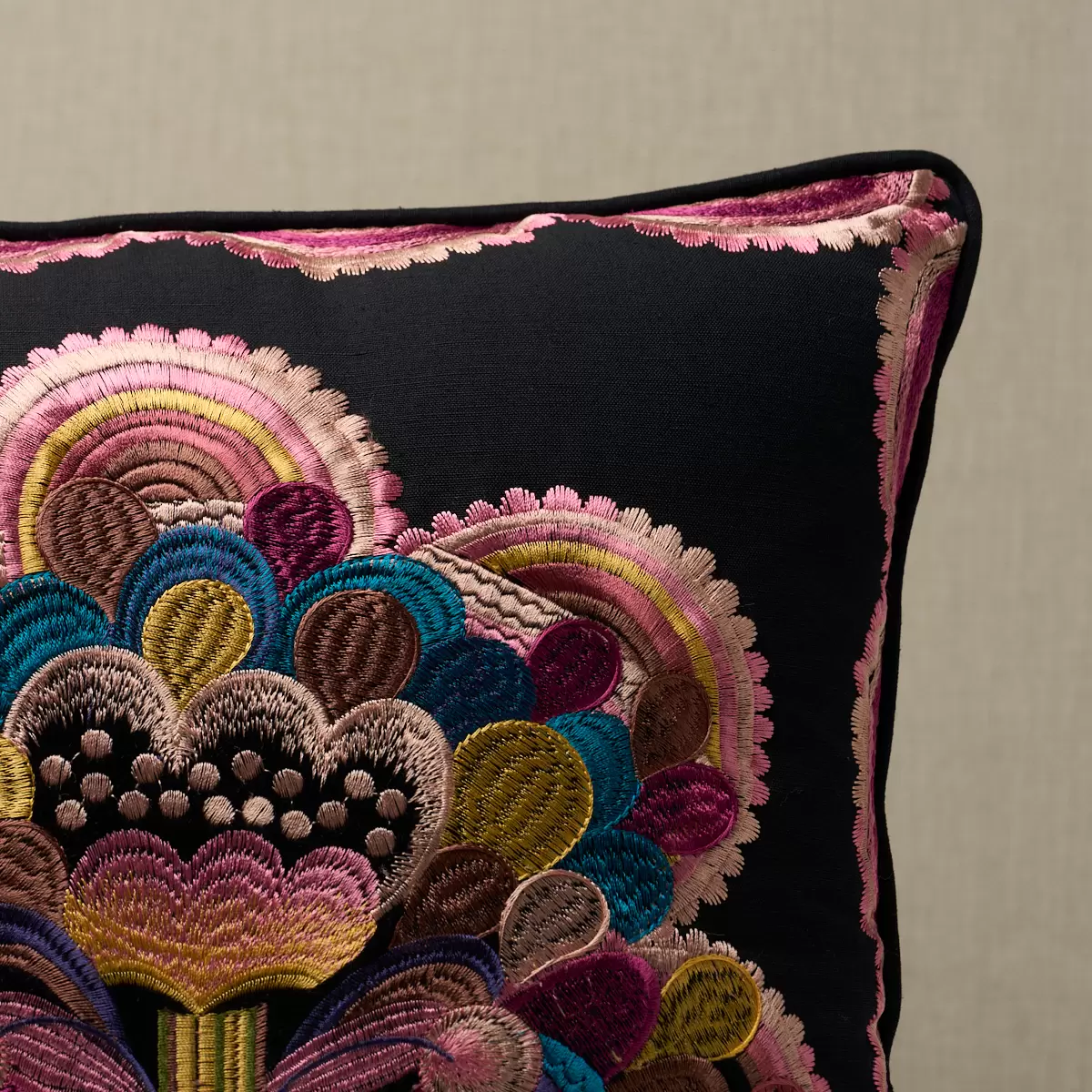 Le Coeur de la Fleur Pillow_ NIGHT