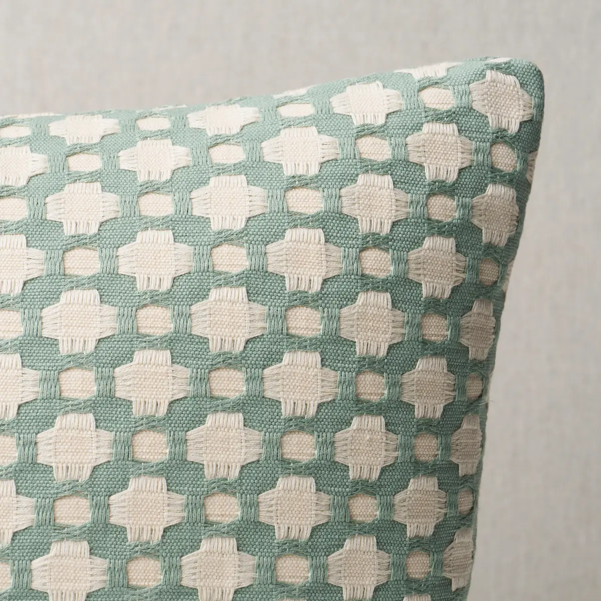 Betwixt Pillow_ WATER/IVORY
