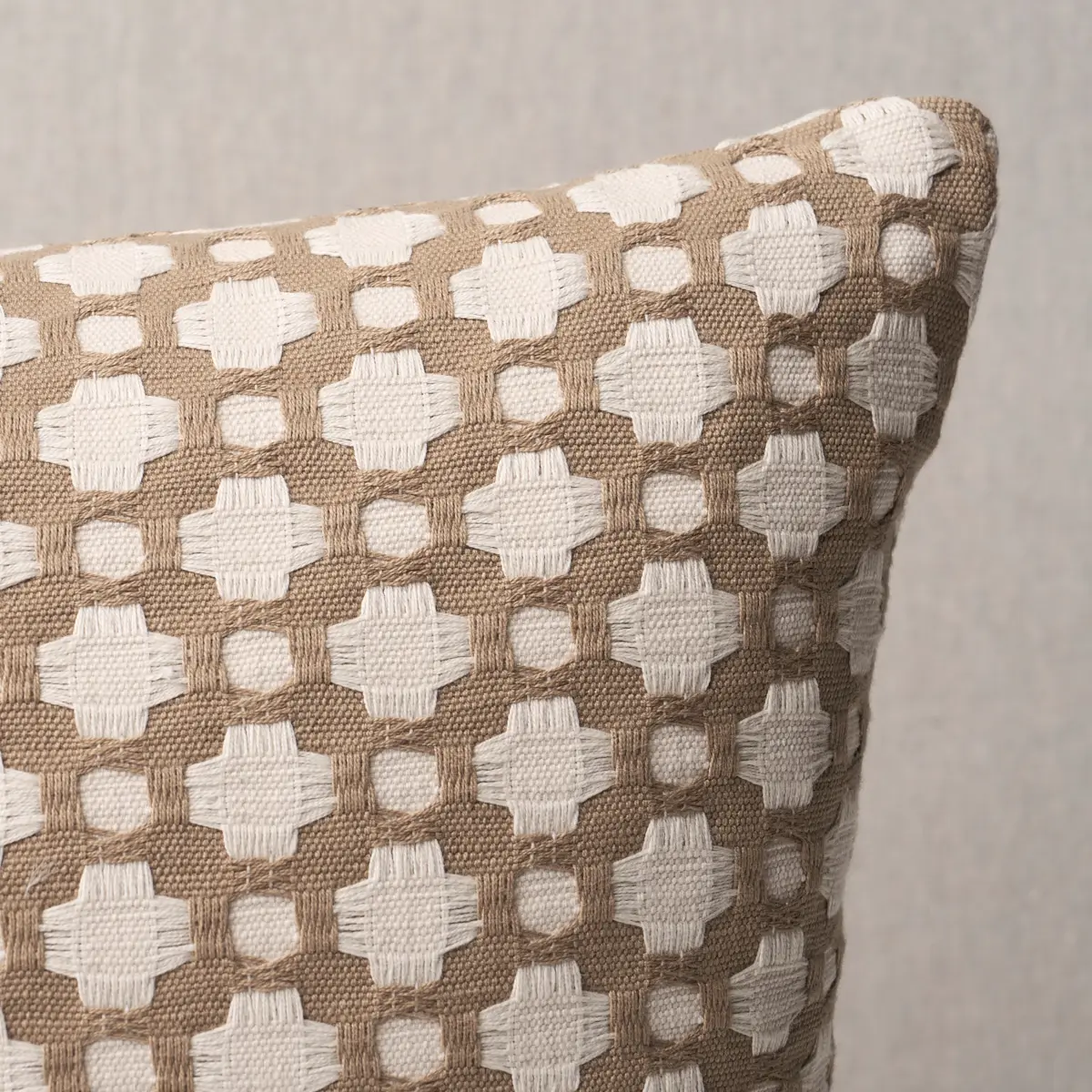 Betwixt Pillow_ BISCUIT/IVORY