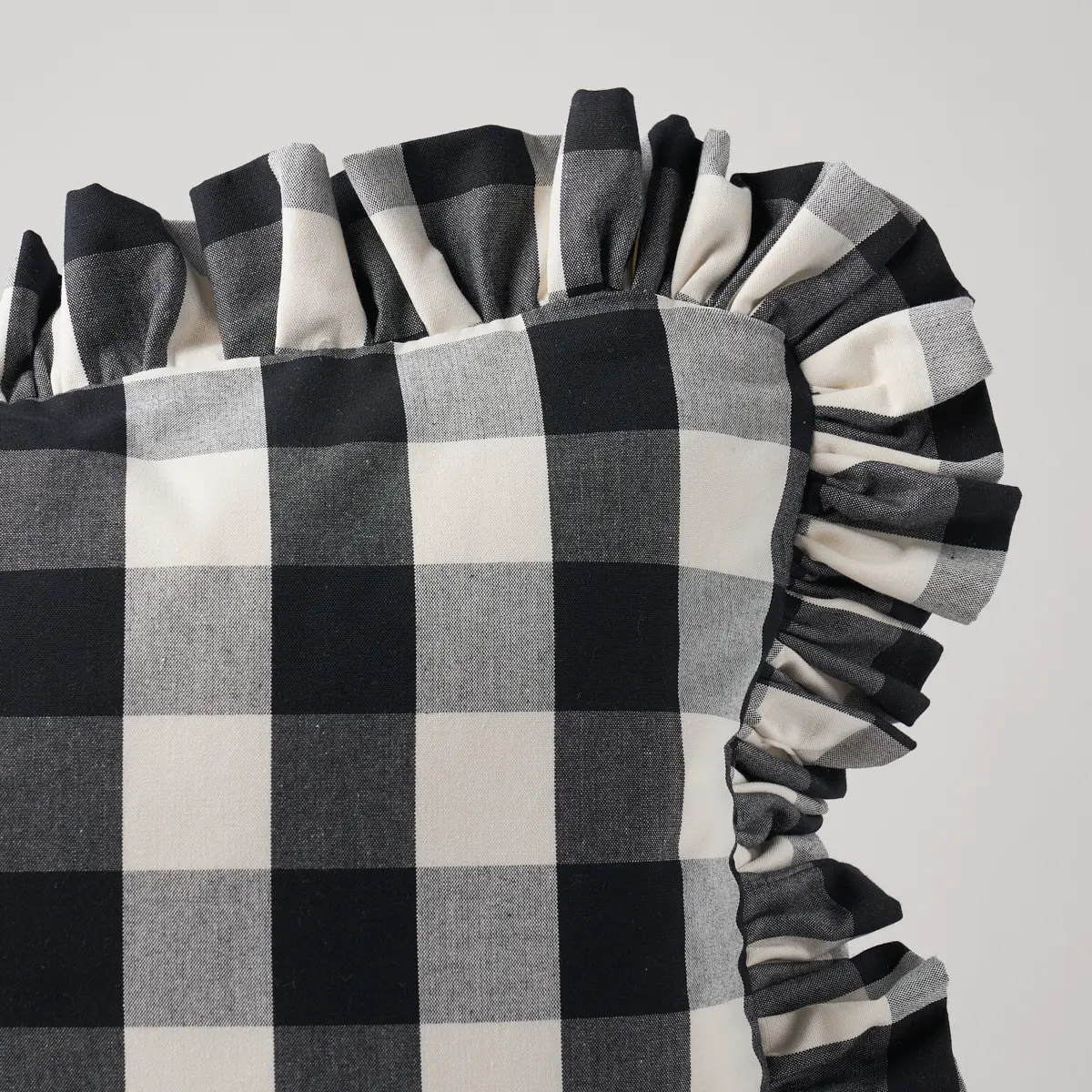 Camden Cotton Check Pillow_ BLACK