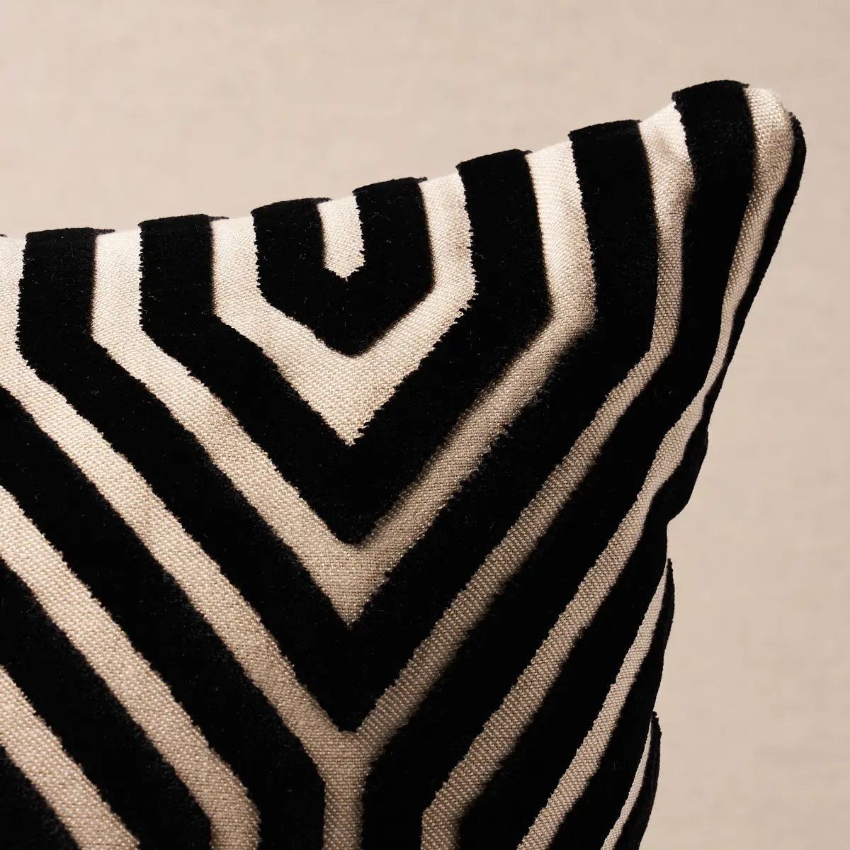 Vanderbilt Velvet Pillow_ NOIR