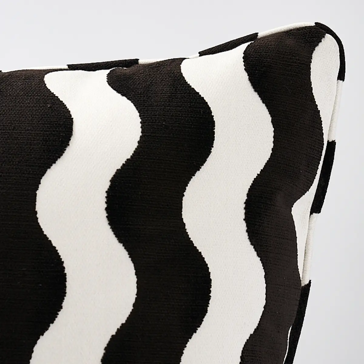 The Wave Pillow_ BLACK