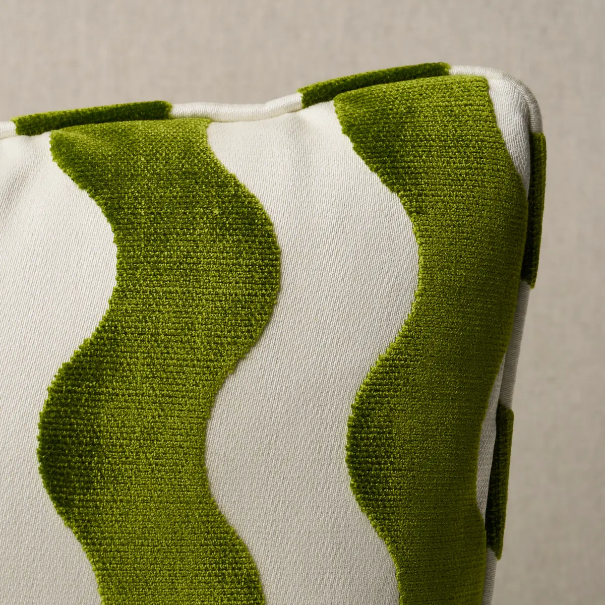 The Wave Pillow_ LETTUCE