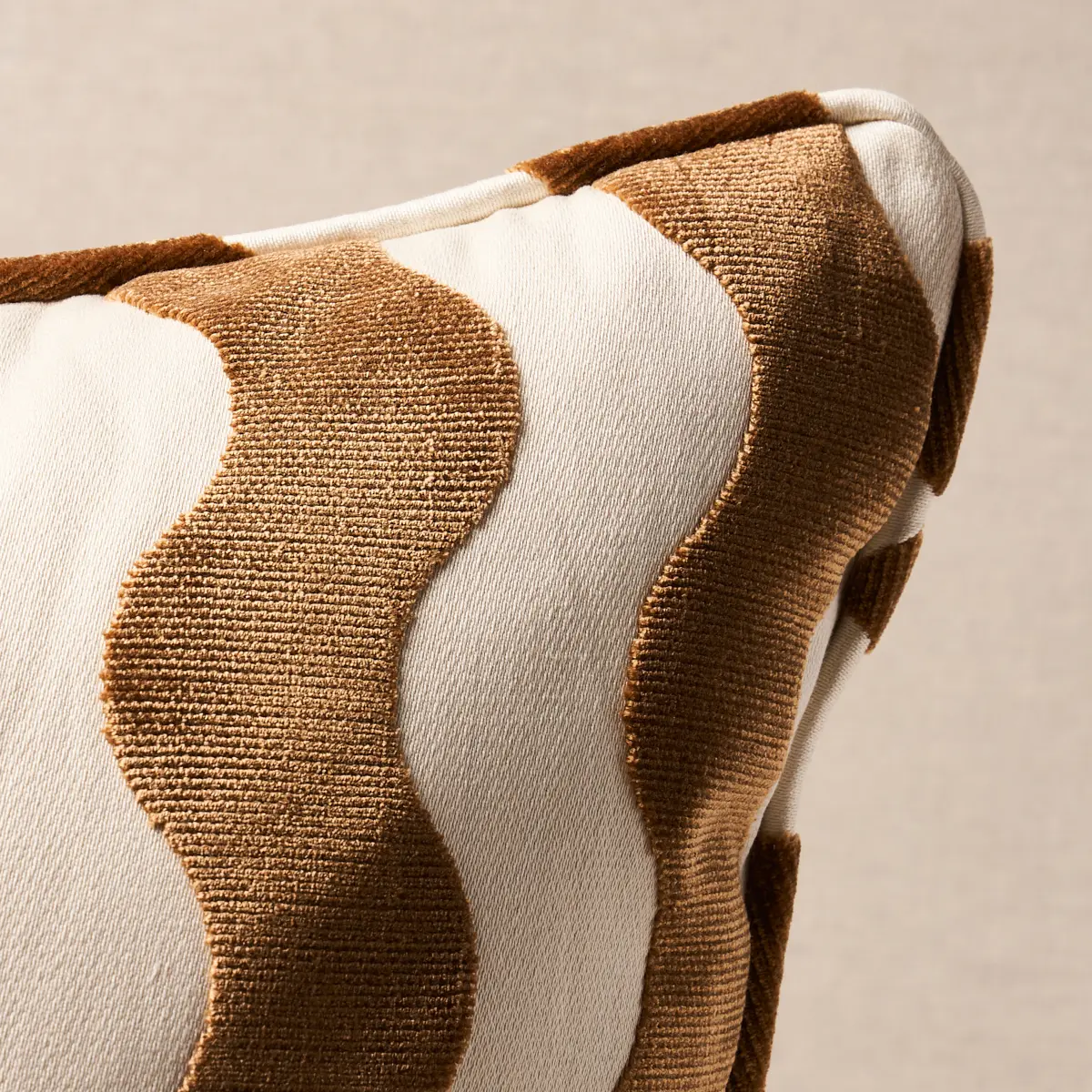 The Wave Pillow_ CAMEL