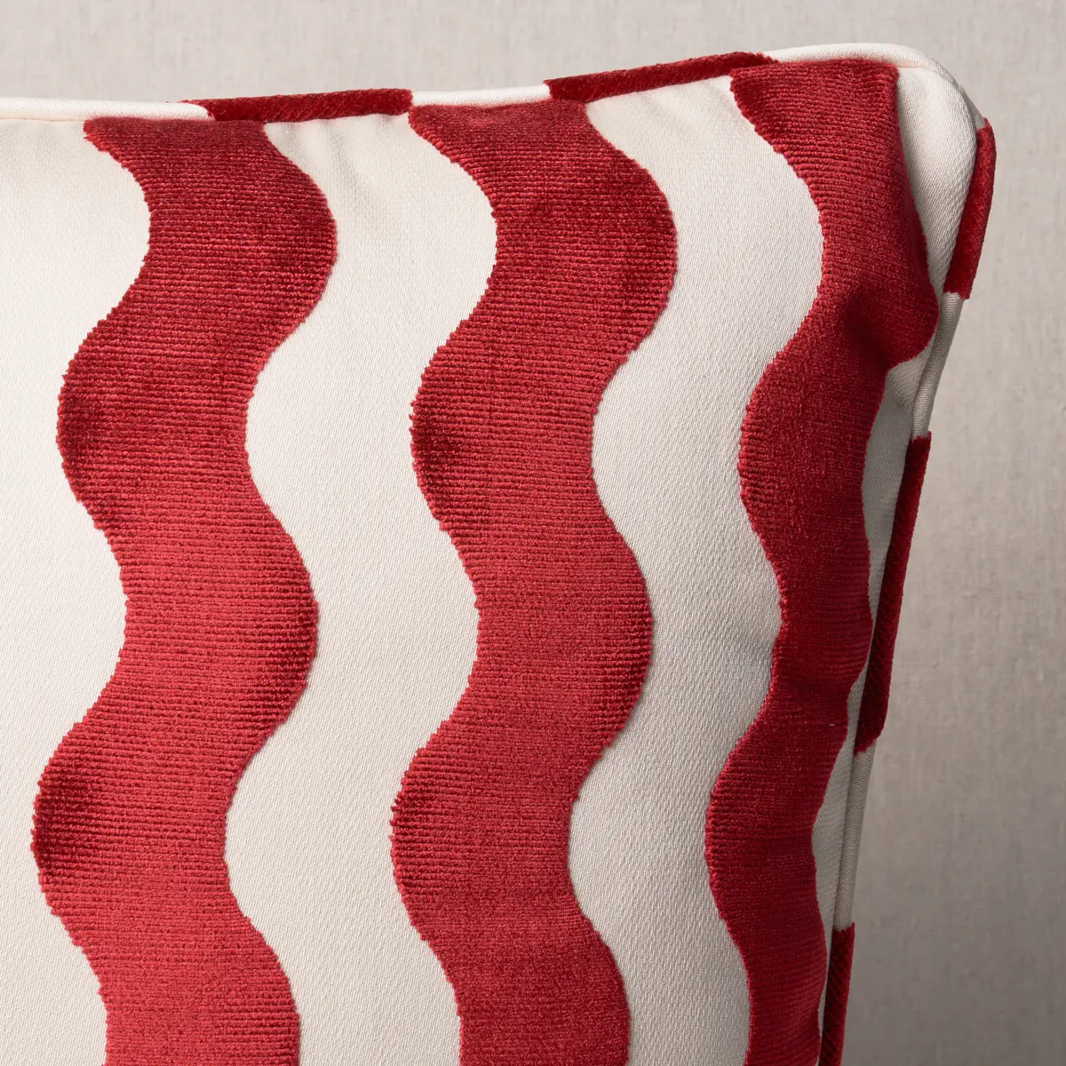 The Wave Velvet Pillow_ RED