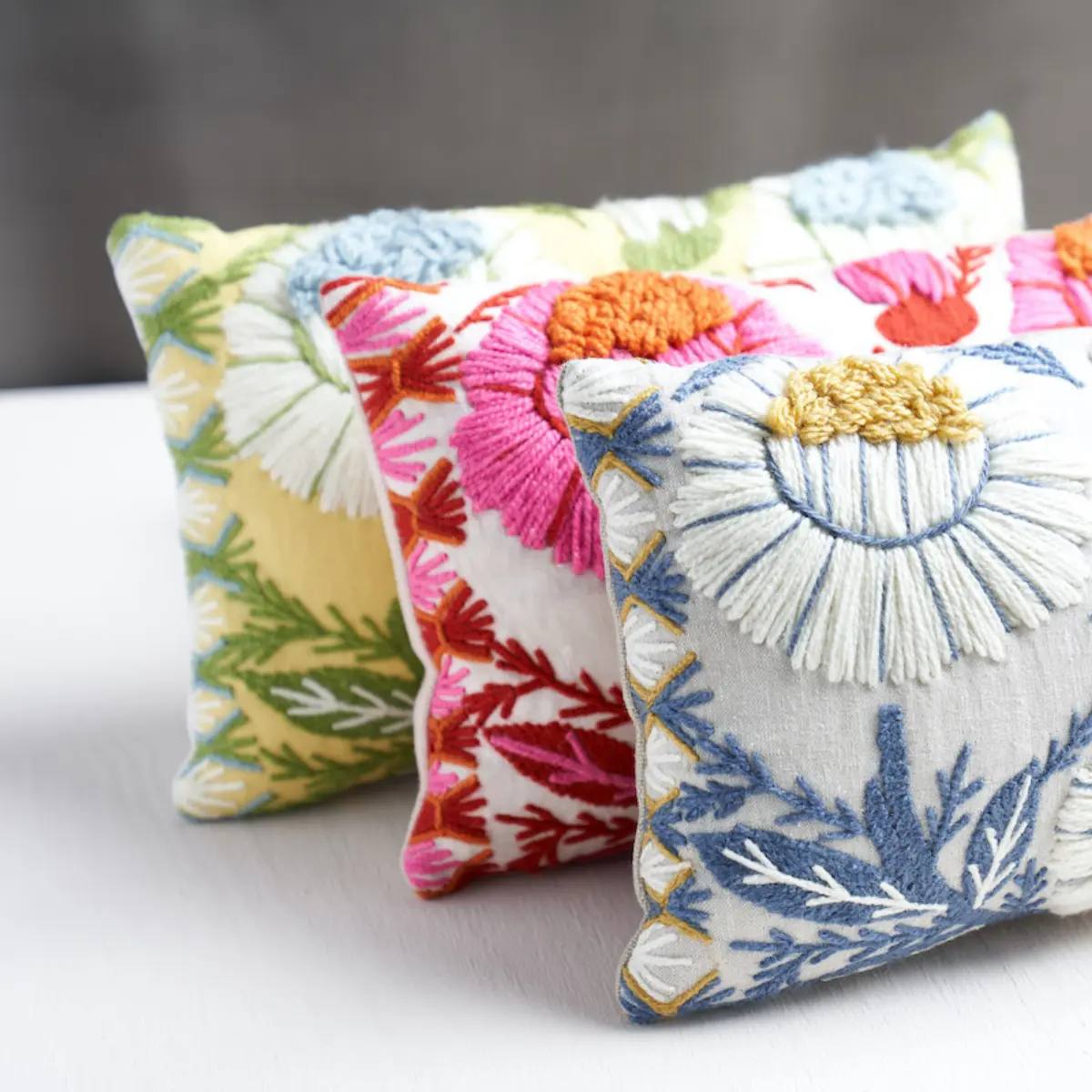 Marguerite Embroidery Pillow B_ BLOSSOM