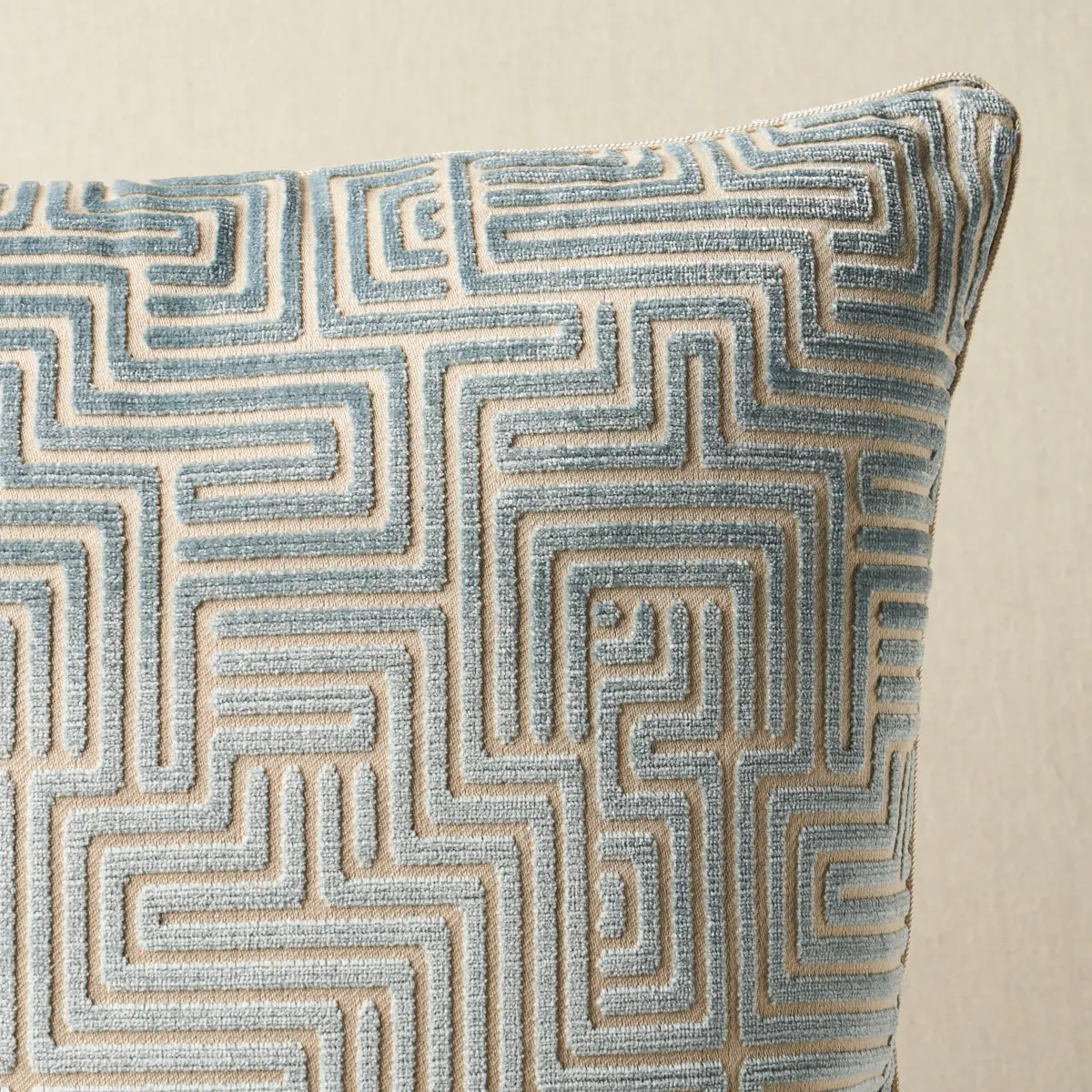 Lisboa Velvet Pillow_ SKY