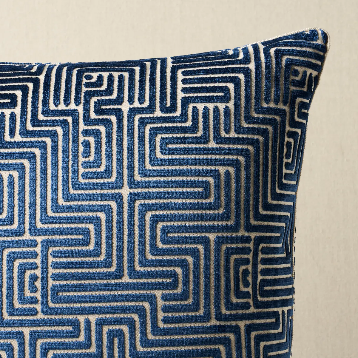 Lisboa Velvet Pillow_ MIDNIGHT BLUE