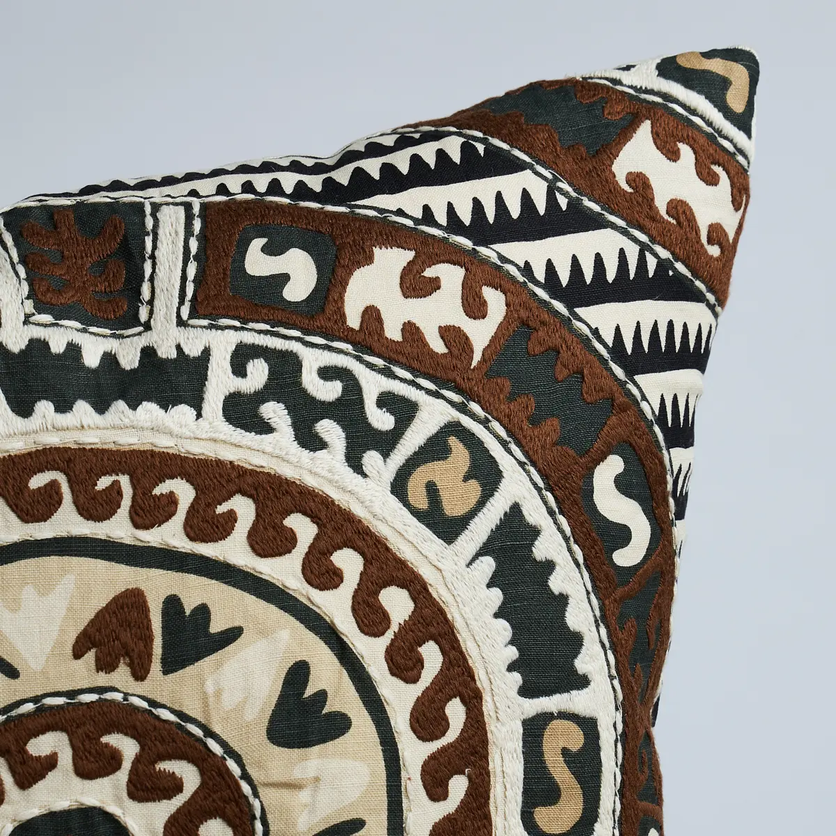 Corfu Pillow_ BLACK NEUTRAL