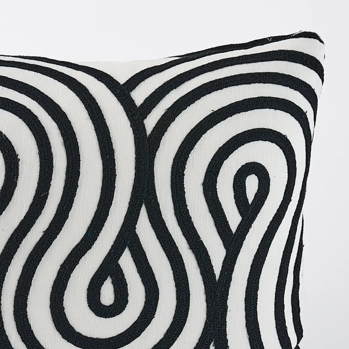Giraldi Embroidery Pillow_ BLACK