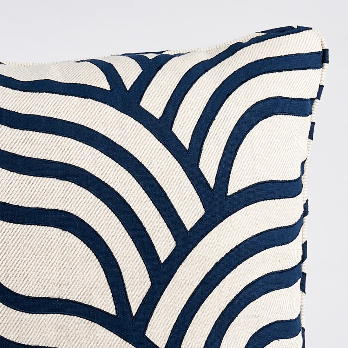 Sangomar Applique Pillow_ NAVY