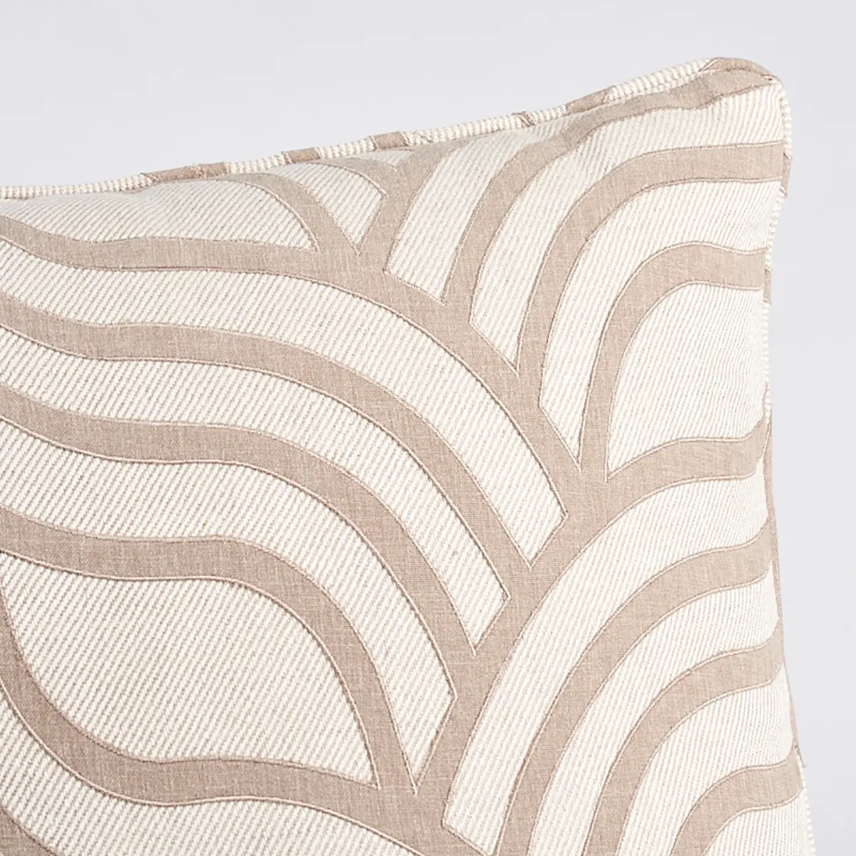 Sangomar Applique Pillow_ BROWN