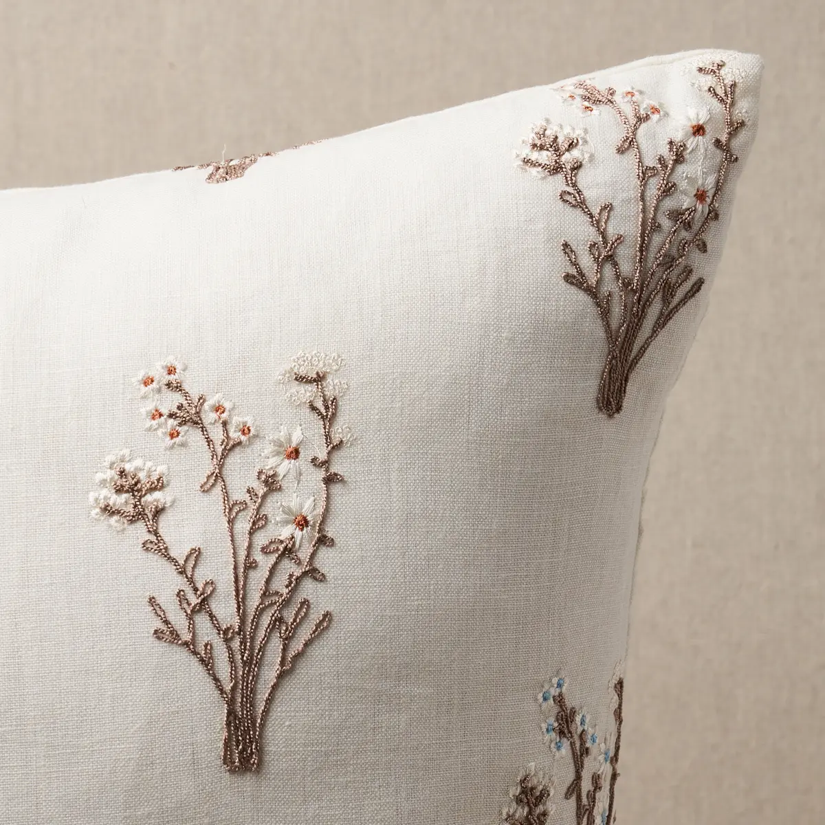 Stora Embroidery Pillow_ IVORY