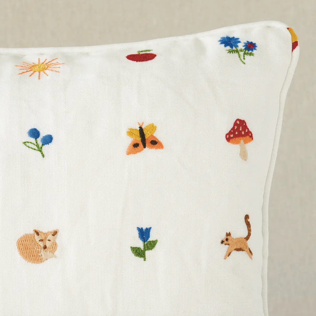 Tiny Things Embroidery Pillow_ MULTI