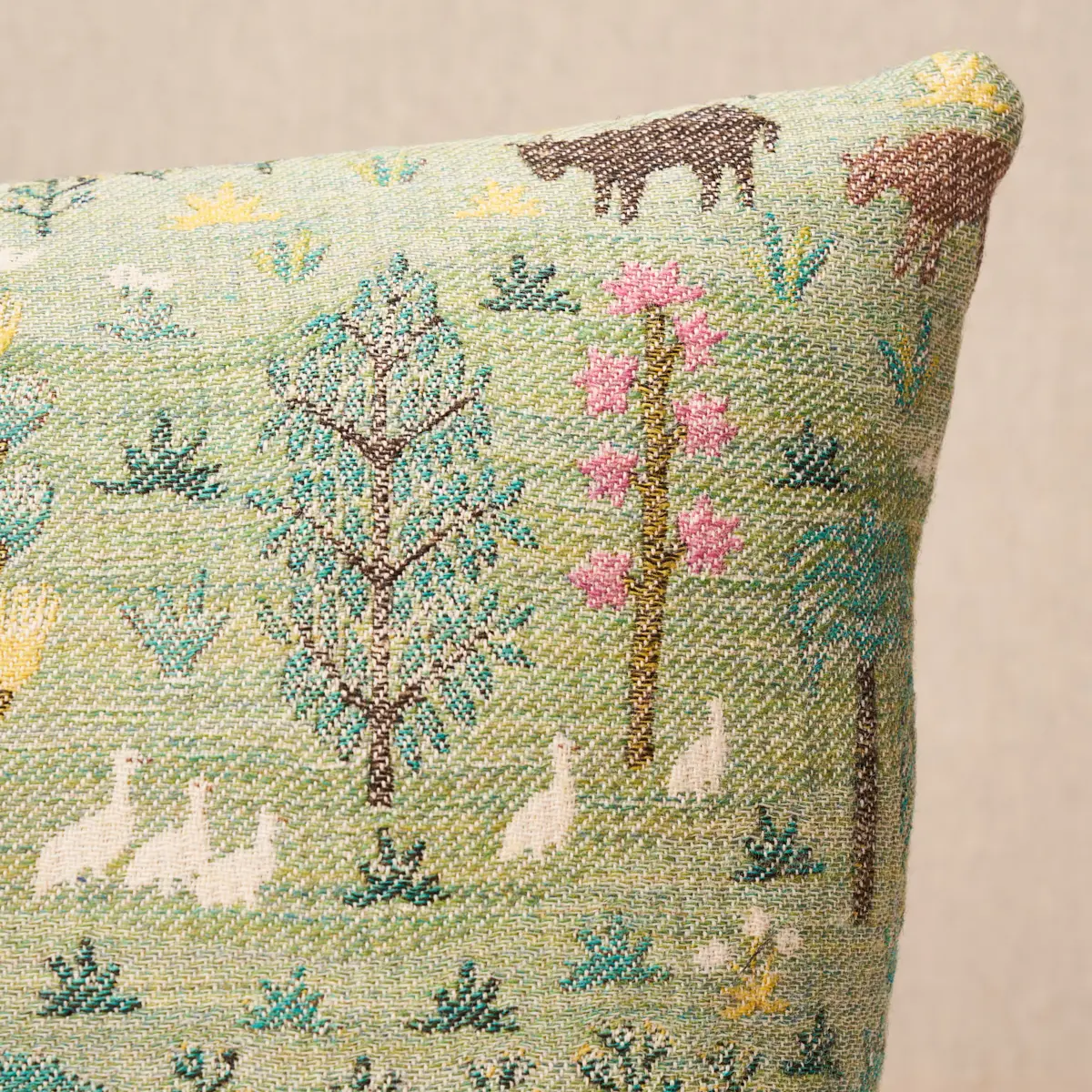 Las Colinas Scenic Tapestry Pillow_ GREEN