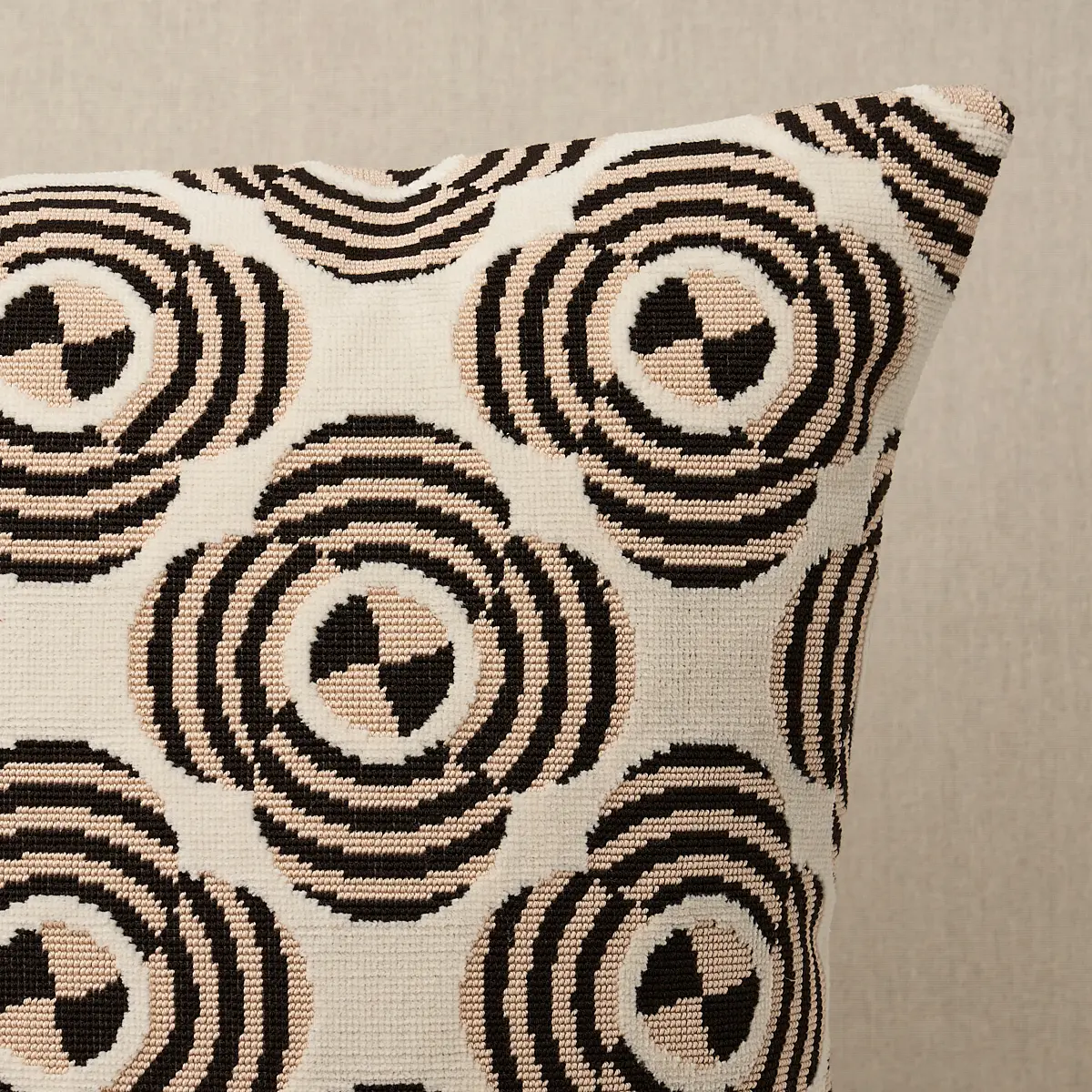 Le Moderne Cut Velvet Pillow_ NEUTRAL