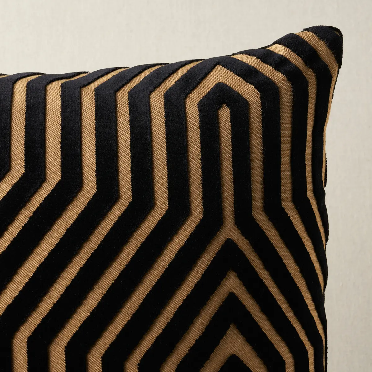 Vanderbilt Velvet Pillow_ TORTOISE
