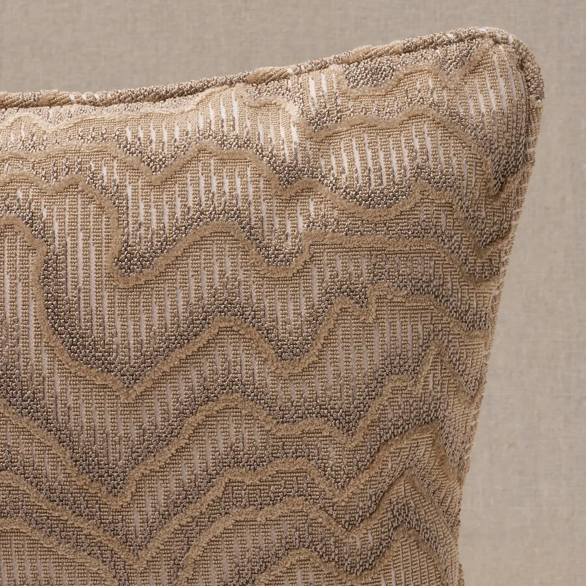 Zambezi Velvet Pillow_ CHAMPAGNE