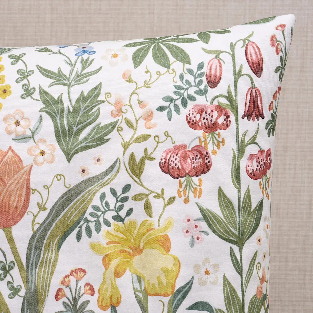 Sea of Flowers Pillow_ MULTI