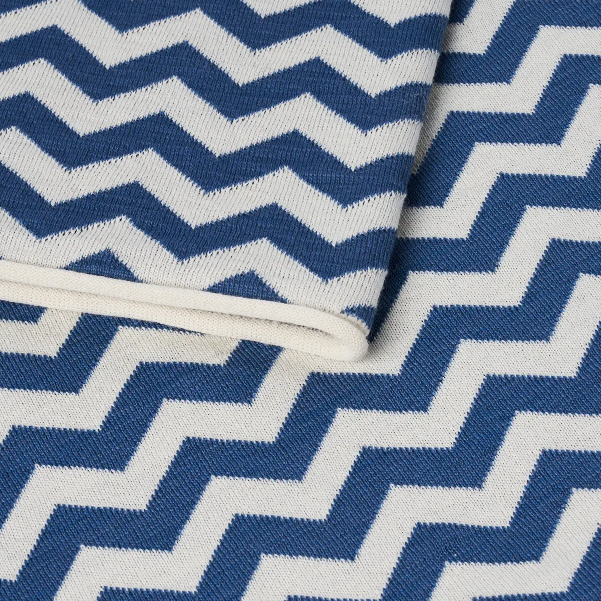 Chevron Throw_ BLUE & WHITE