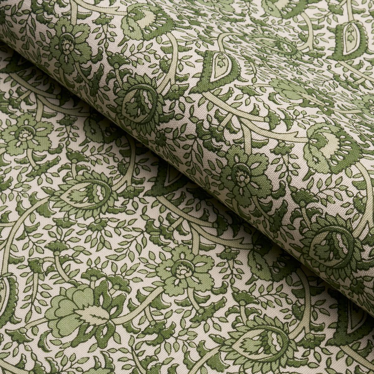 Daisy Indoor/Outdoor - Leaf Green Fabrics | Schumacher