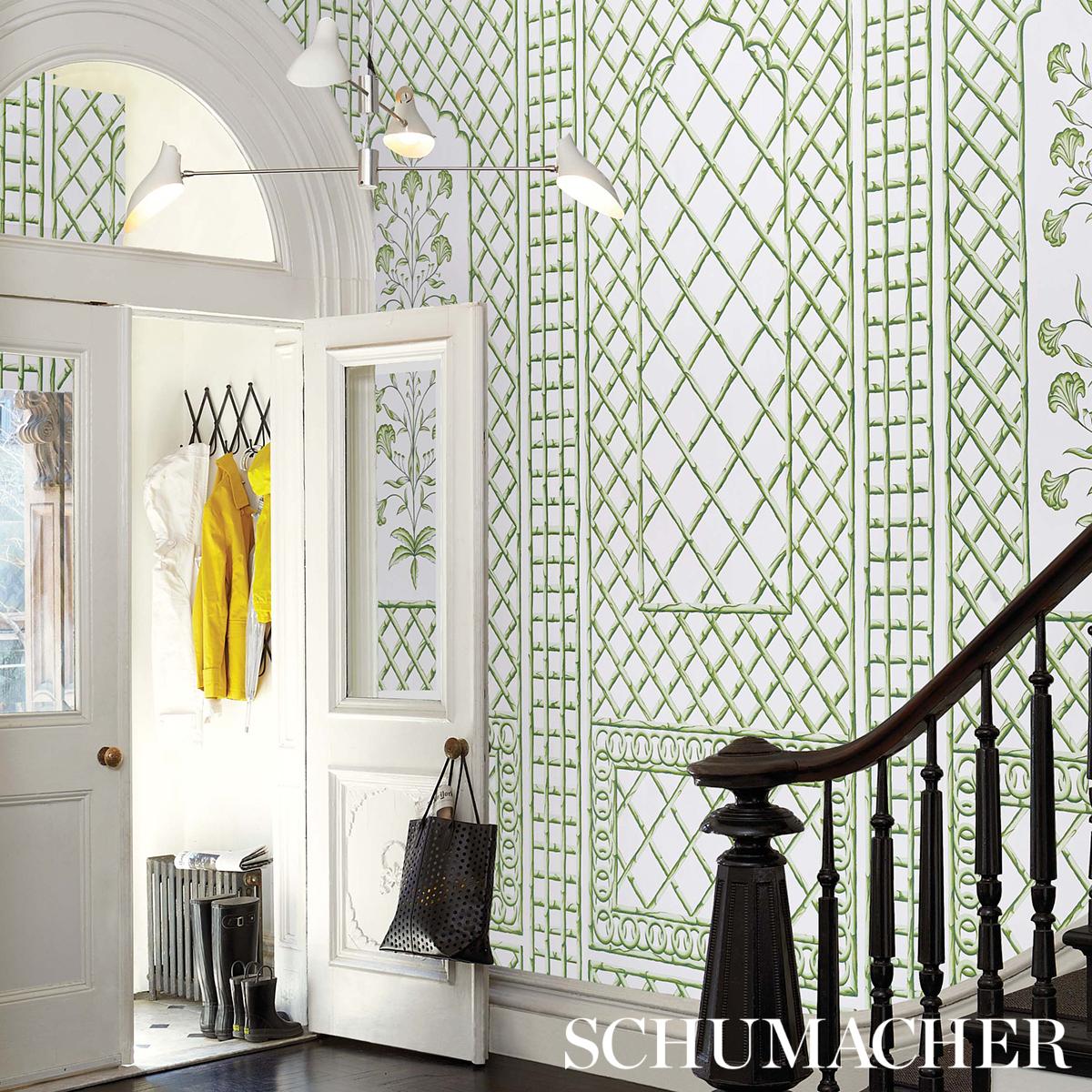 SCREEN SAVER & 東京ドギマギ　bch Bamboo Trellis Panel B - Green Wallpapers | Schumacher