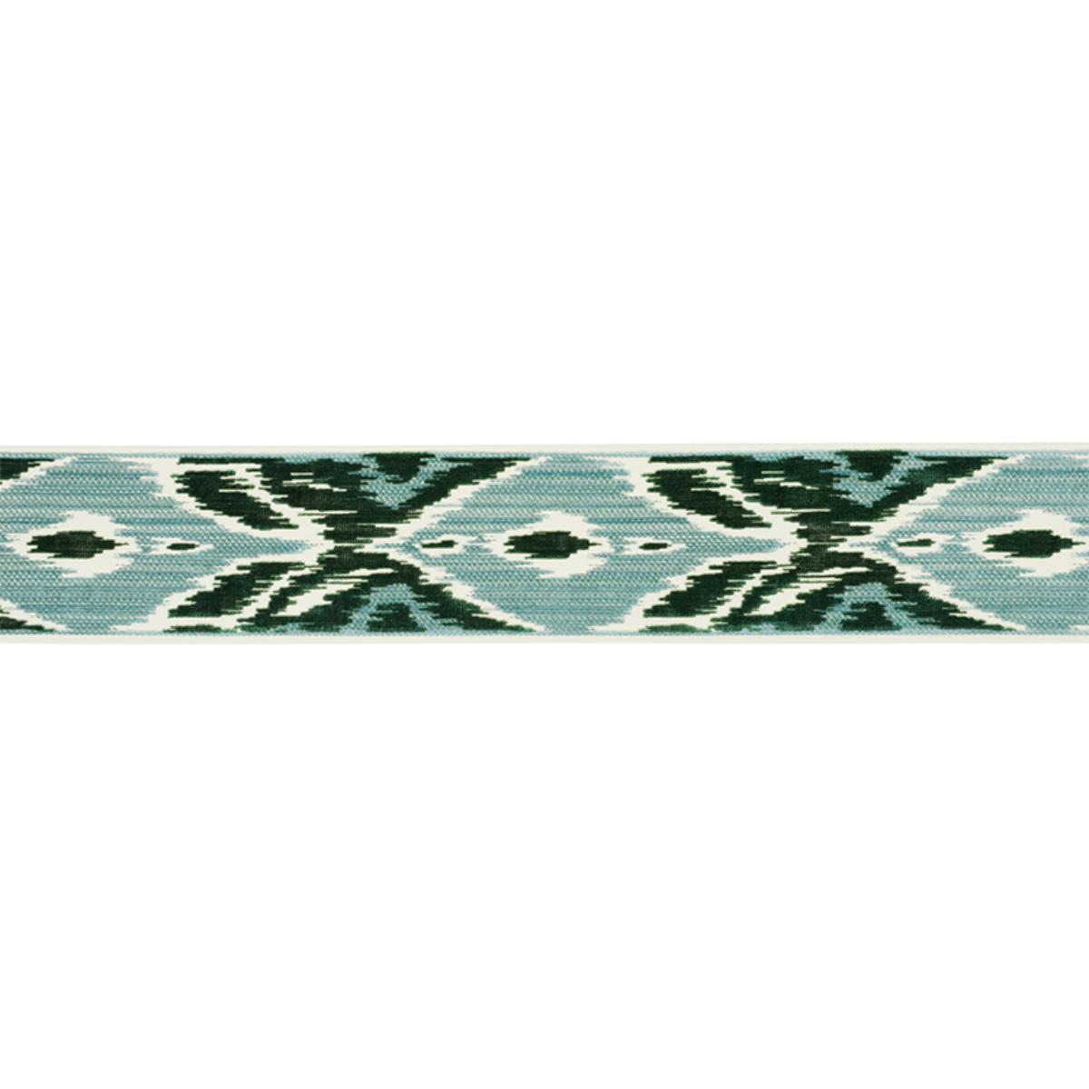 ジャトゥカム　ラマテープ Xenia Velvet Tape - Peacock Trims | Schumacher