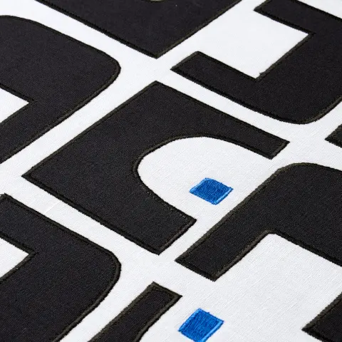 DEN APPLIQUÉ_ CARBON