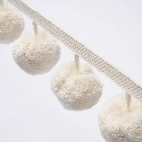 POM POM TRIM_ IVORY