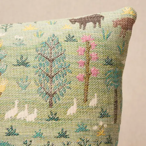 Las Colinas Scenic Tapestry Pillow_ GREEN