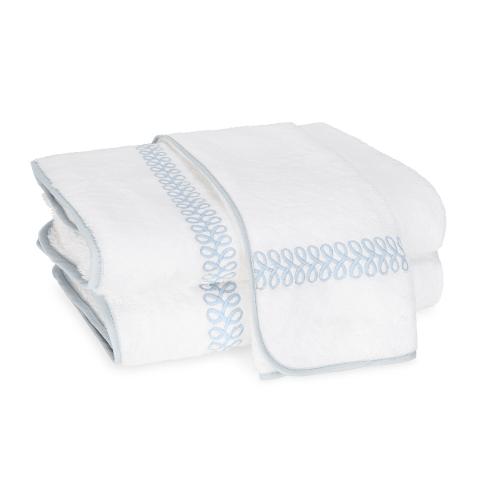 Astor Braid Bath