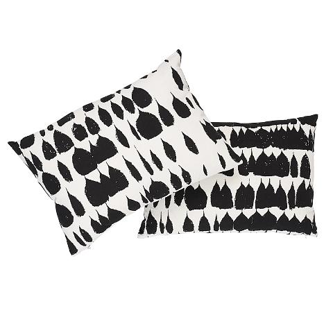 Queen Of Spain Pillow