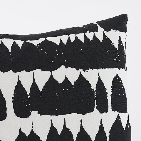 Queen Of Spain Pillow