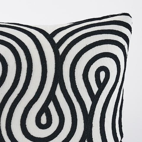 Giraldi Embroidery Pillow