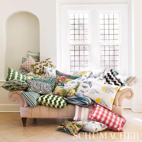 Giraldi Embroidery Pillow